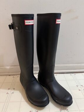 Hunter Black Tall Waterproof Rain Boots with Logo Trim